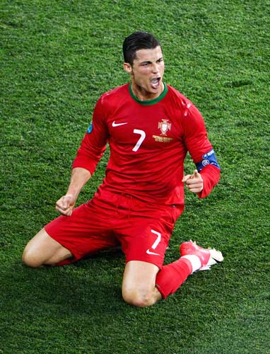 手感火热！拉文三节三分10中8爆砍37分5篮板（拉文手感爆棚：三节飙进8记三分，轰下37分5篮板）