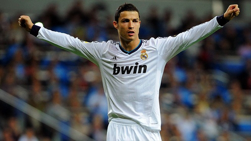 图片报：因两名前锋状态差，多特考虑冬窗签维罗纳前锋焦瓦内（图片报：两名前锋低迷，多特或冬窗引进维罗纳前锋焦瓦内）