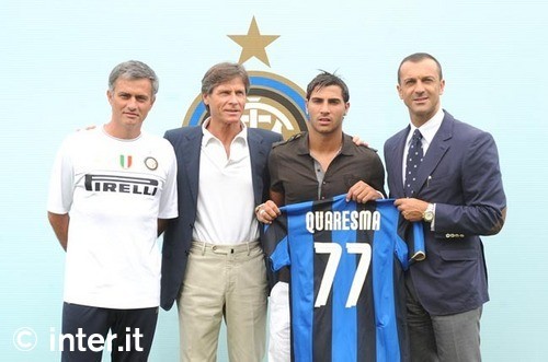 中国男子冰壶队在冬奥会资格赛中连胜两场，即将迎战新西兰和韩国，展现强大实力，期待继续拼搏。（中国男子冰壶队冬奥资格赛两连胜，强势迎战新西兰与韩国，继续冲击佳绩）