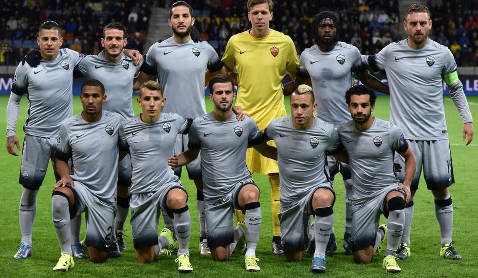 穆里尼奥：执教与评论教练是两回事，而评论别人总是容易的（穆里尼奥：执教与评教两码事，议论他人永远更容易）