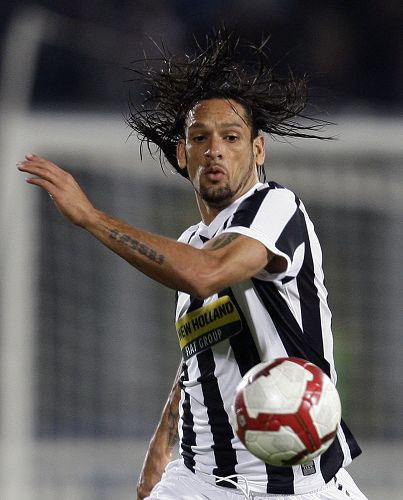 港媒：虽无缘亚洲杯，但港足总依旧为港队发放了100万奖金（港媒：港队无缘亚洲杯，足总仍向球队发放100万元奖金）