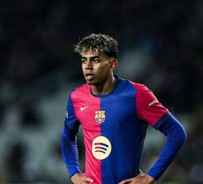 阿斯：贝蒂斯将效仿安东尼模式，打算明年夏窗买断阿姆拉巴特（阿斯报：贝蒂斯拟按安东尼模式运作，明夏买断阿姆拉巴特）