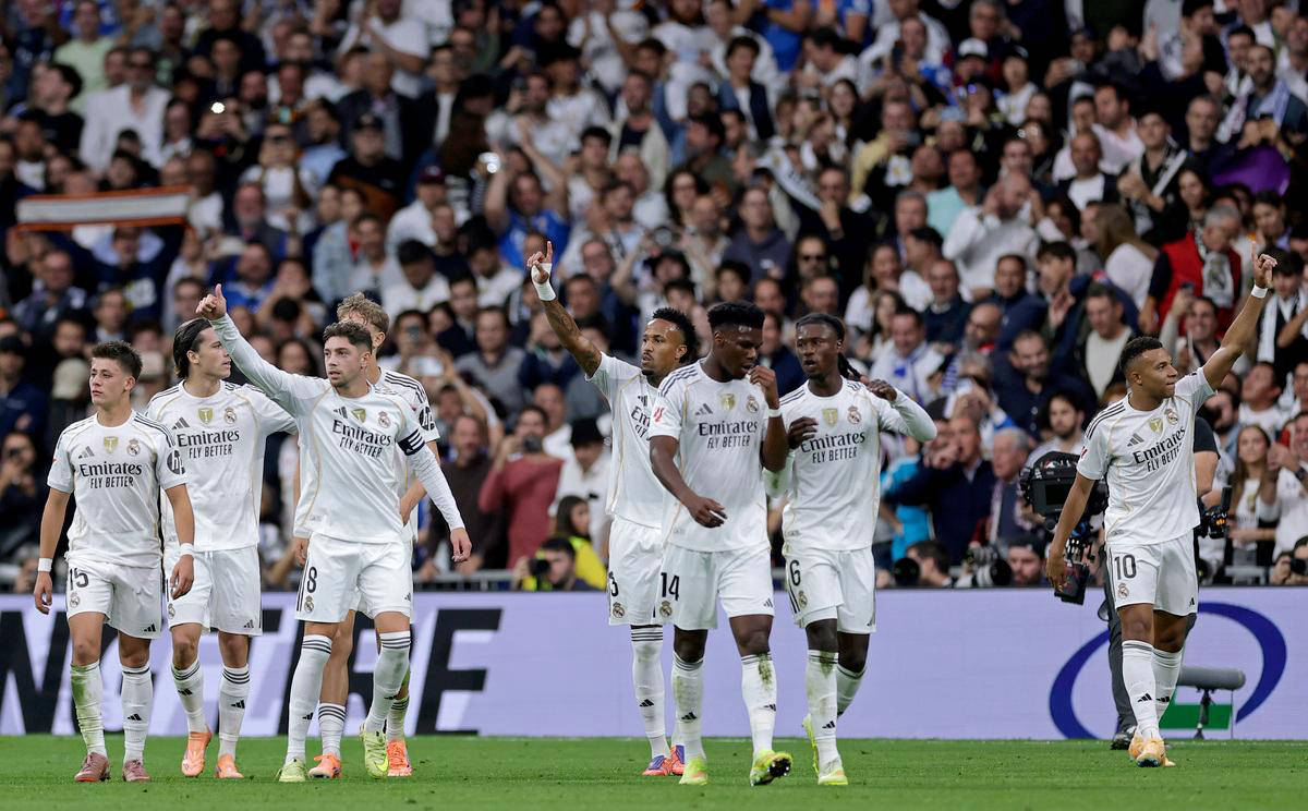 阿斯：皇马忧虑球队体能表现，1月西超杯成绩影响阿隆索帅位（《阿斯》：皇马担忧球队体能，1月西超杯战绩或影响阿隆索帅位）