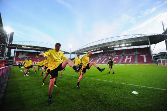 前裁判：布鲁日球员确实对什琴斯尼犯规了，但后者也存在失误（前裁判解读：布鲁日球员犯规属实，什琴斯尼也有失误）